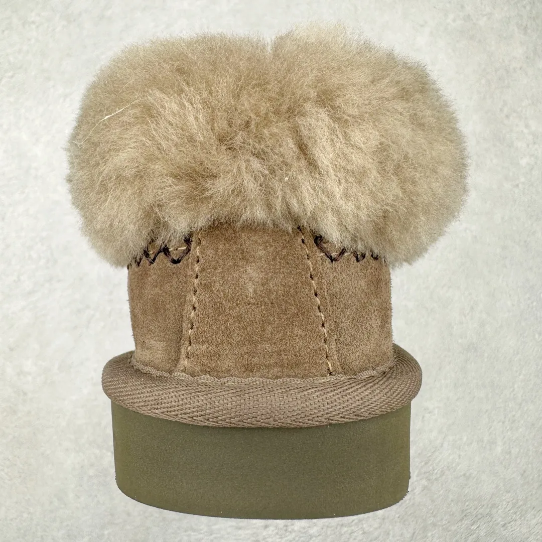 Pick up locally💰560 UGG 8258 Alpine shallow mouth autumn and winter sheep fur integrated snow boots. All shoes are made of ZP same factory. Longfeng A-grade Australian imported sheep fur integrated brand OEM production line. Fully follow the ZP process. Original pattern maker of the OEM. Adhering to the principle of no original shoes and no development selection. Pay attention to every detail. The most authentic version on the market TREADLITE "Light Wing" technology outsole Lightweight/durable/flexible/pile size: 35 36 37 38 39 40 Coding: by2936090